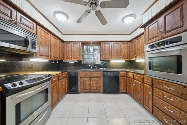 1181 Deer Creek, Pryor, OK 74361