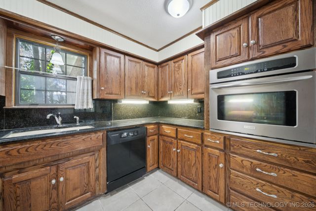 1181 Deer Creek, Pryor, OK 74361