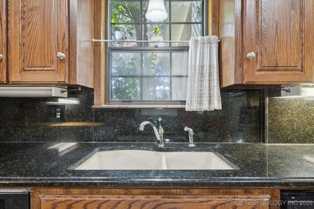 1181 Deer Creek, Pryor, OK 74361