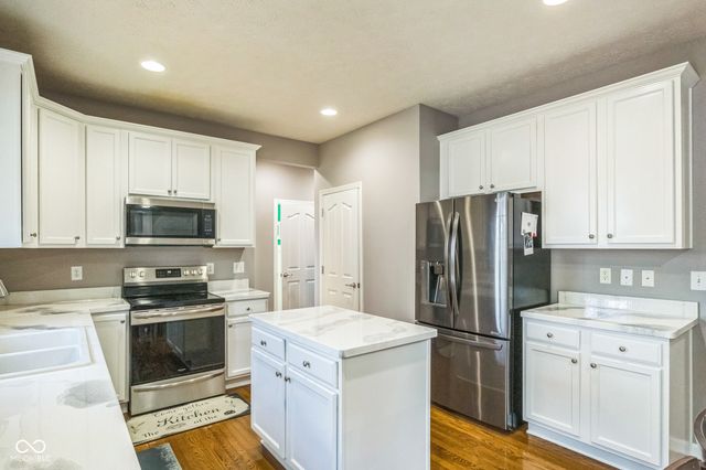 14156 Avalon E Drive, Fishers, IN 46037