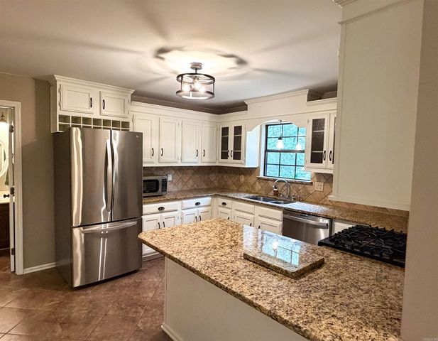 5711 Red Bud Lane, Little Rock, AR 72210
