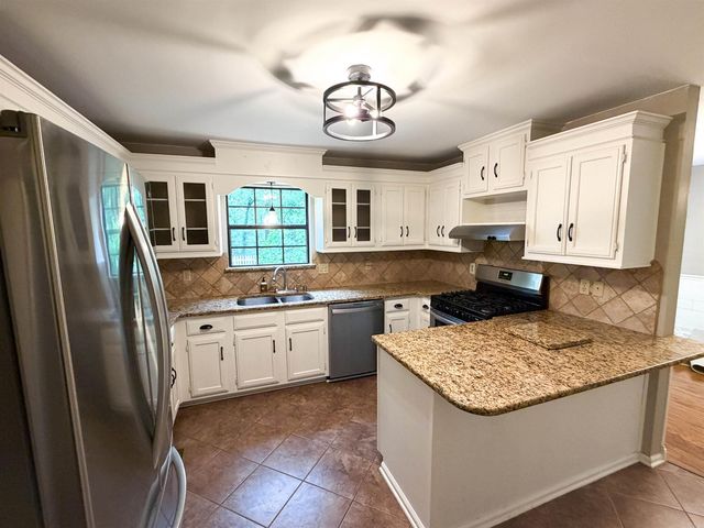 5711 Red Bud Lane, Little Rock, AR 72210