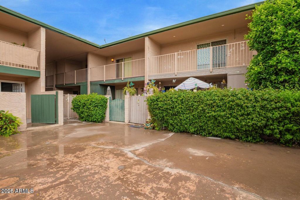 Image 19 of property listing at 6565 N 19 Avenue 45, Phoenix, AZ 85015