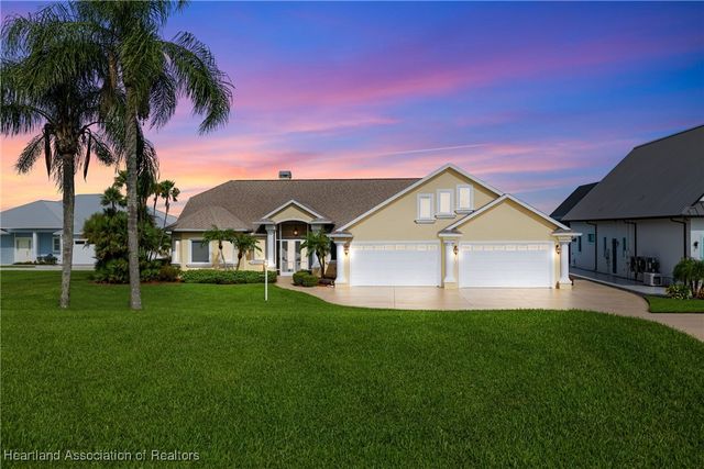 167 South Bear Pointe Drive, Lake Placid, FL 33852