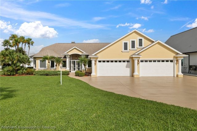 167 South Bear Pointe Drive, Lake Placid, FL 33852