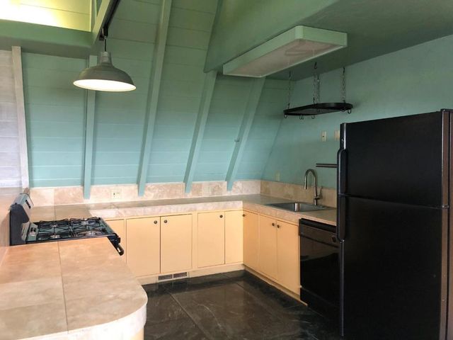 160 Monterey Avenue, Pacific Grove, CA 93950