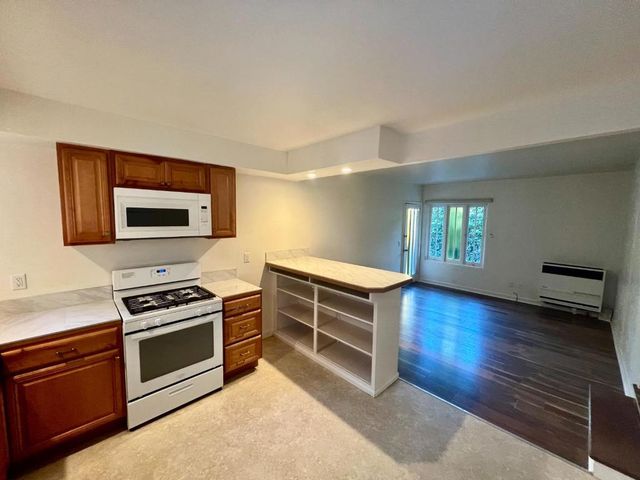 160 Monterey Avenue, Pacific Grove, CA 93950