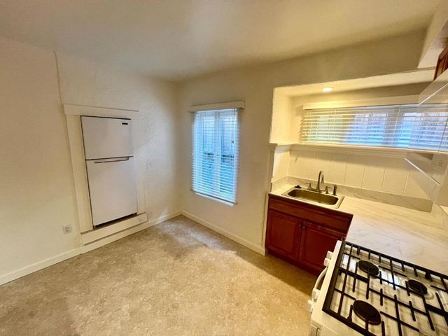 160 Monterey Avenue, Pacific Grove, CA 93950