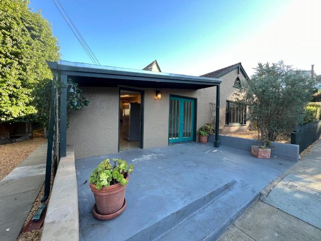 160 Monterey Avenue, Pacific Grove, CA 93950