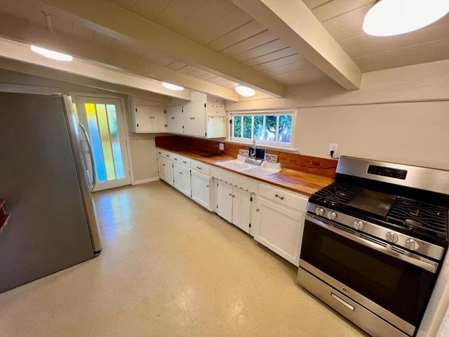 160 Monterey Avenue, Pacific Grove, CA 93950