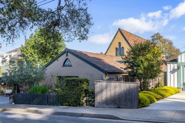 160 Monterey Avenue, Pacific Grove, CA 93950