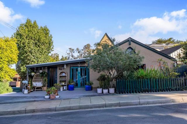 160 Monterey Avenue, Pacific Grove, CA 93950