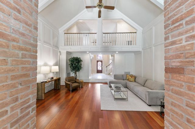 11818 Castle Ridge Drive, Houston, TX 77077