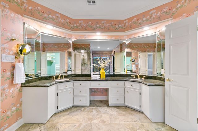 11818 Castle Ridge Drive, Houston, TX 77077