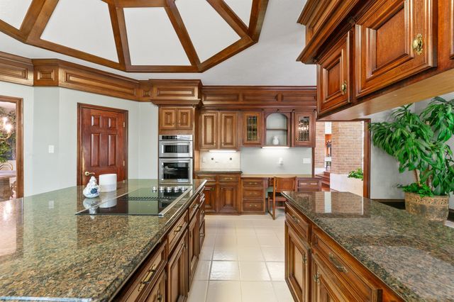 11818 Castle Ridge Drive, Houston, TX 77077