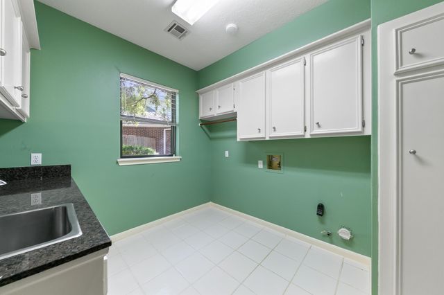 11818 Castle Ridge Drive, Houston, TX 77077