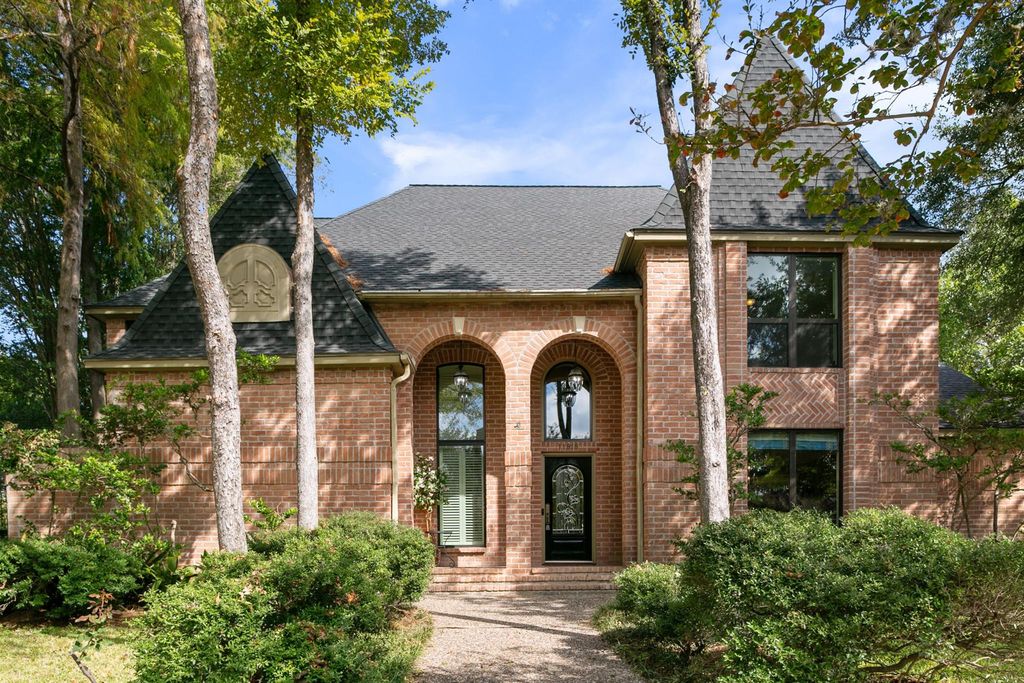 11818 Castle Ridge Drive, Houston, TX 77077