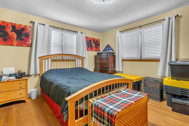 5550 Jefferson Place, Merrillville, IN 46410