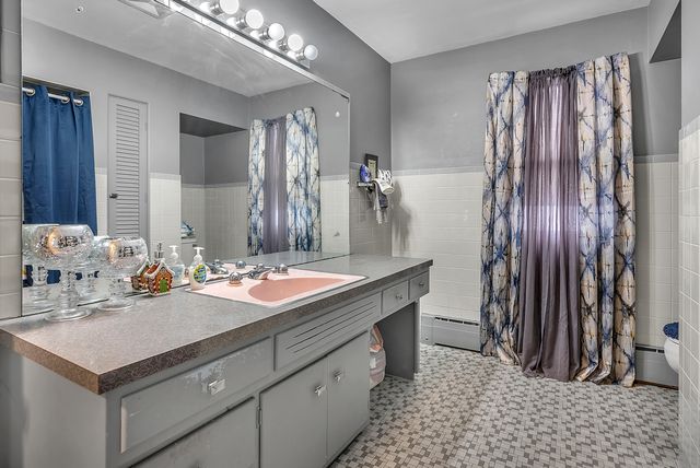 5550 Jefferson Place, Merrillville, IN 46410