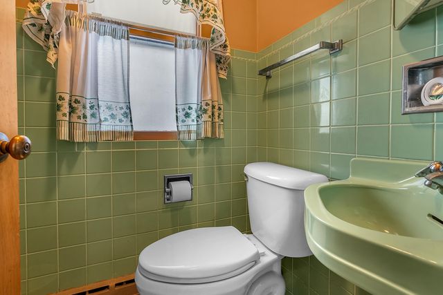 5550 Jefferson Place, Merrillville, IN 46410