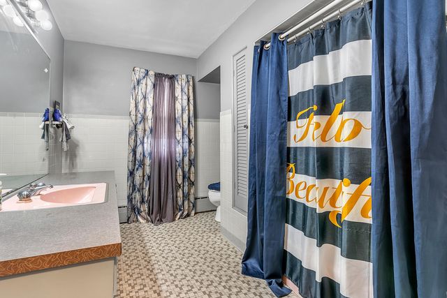 5550 Jefferson Place, Merrillville, IN 46410