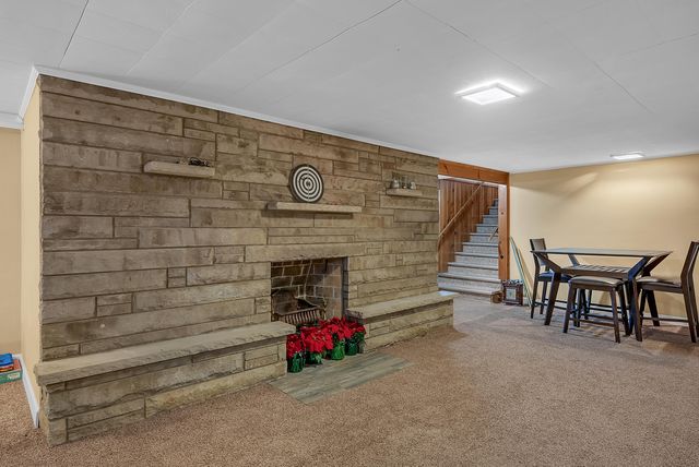 5550 Jefferson Place, Merrillville, IN 46410