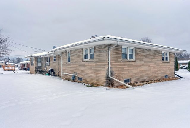 5550 Jefferson Place, Merrillville, IN 46410