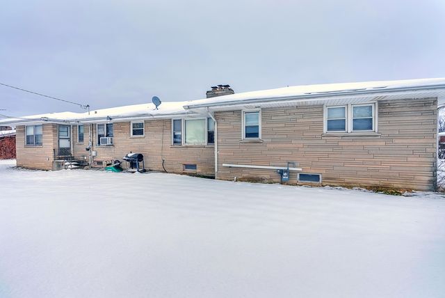 5550 Jefferson Place, Merrillville, IN 46410