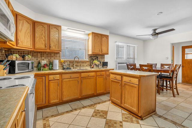 5550 Jefferson Place, Merrillville, IN 46410