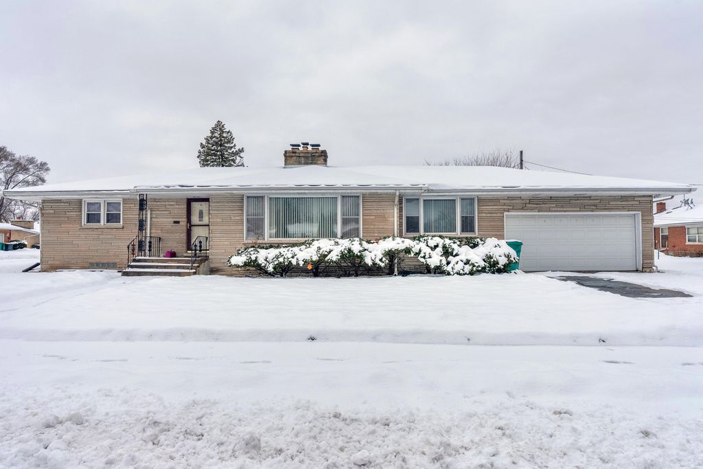 5550 Jefferson Place, Merrillville, IN 46410