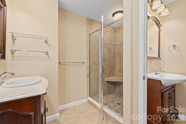 142 Country Club Drive, Waynesville, NC 28786