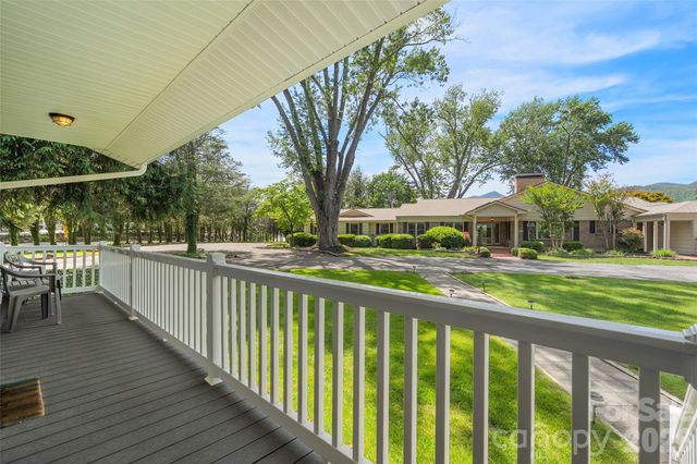 142 Country Club Drive, Waynesville, NC 28786