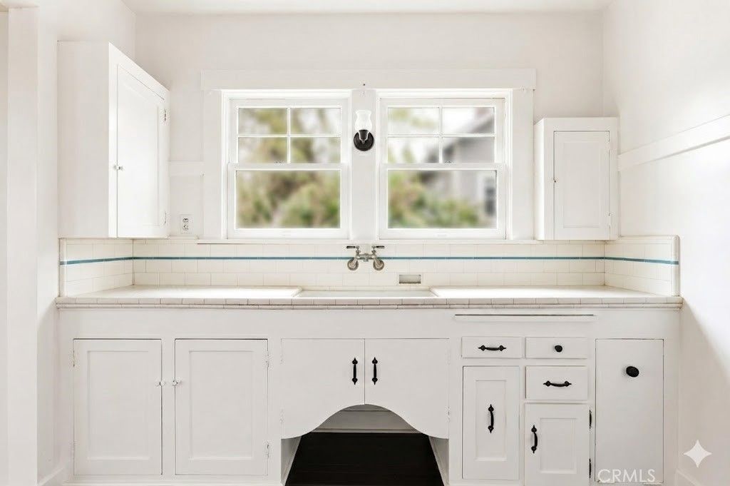 Image 9 of property listing at 691 N Euclid, Upland, CA 91786