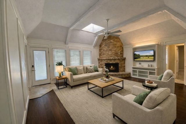 909 Hillsdale Drive, Richardson, TX 75081