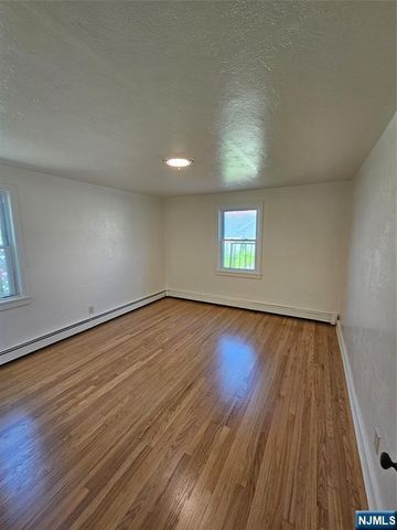75 E Fort Lee Road 1, Bogota, NJ 07603