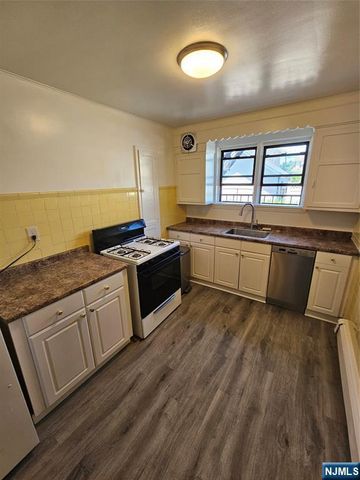 75 E Fort Lee Road 1, Bogota, NJ 07603