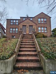 75 E Fort Lee Road 1, Bogota, NJ 07603