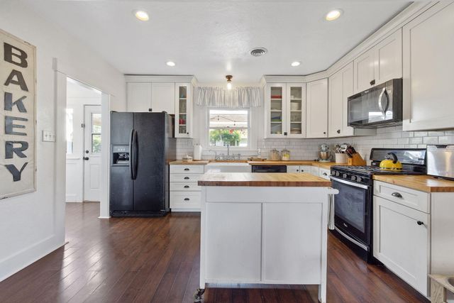 533 S E Street, Exeter, CA 93221