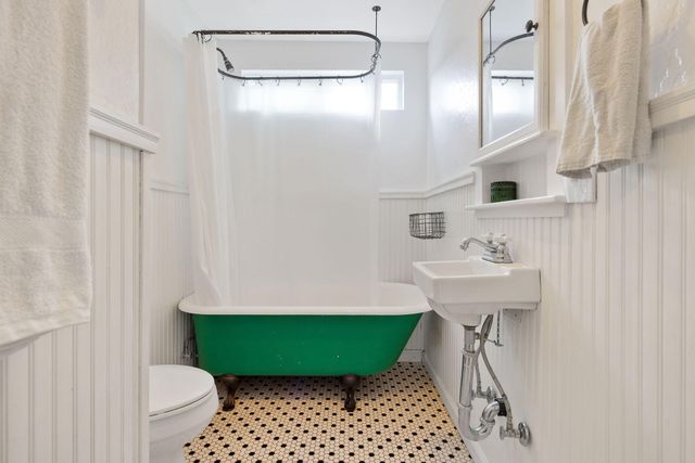 533 S E Street, Exeter, CA 93221