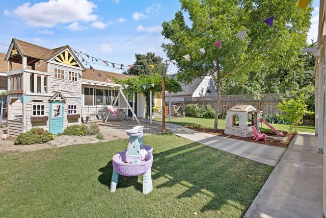 533 S E Street, Exeter, CA 93221