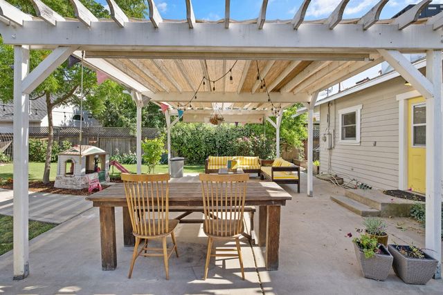 533 S E Street, Exeter, CA 93221