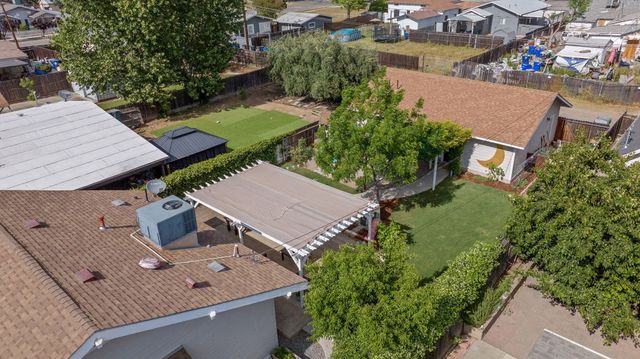 533 S E Street, Exeter, CA 93221