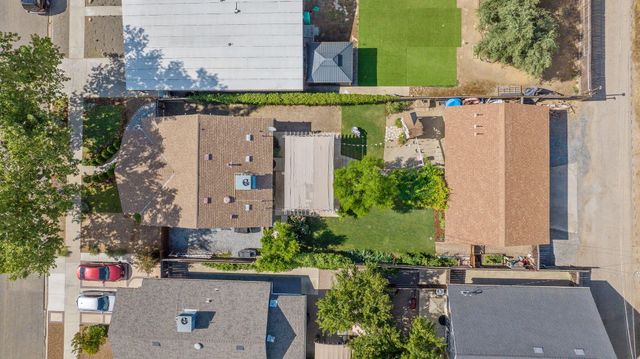 533 S E Street, Exeter, CA 93221