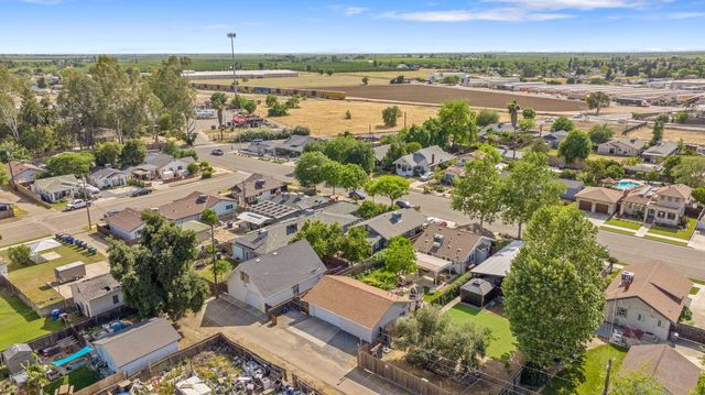 533 S E Street, Exeter, CA 93221