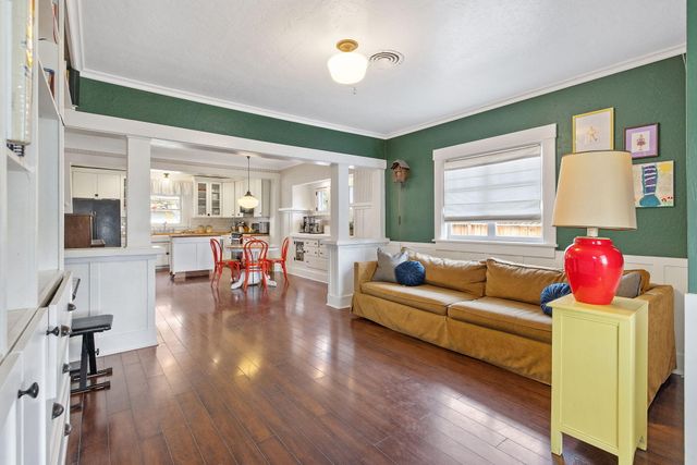 533 S E Street, Exeter, CA 93221