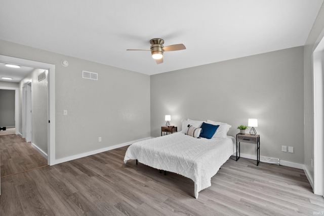 8930 E Crow Road, Syracuse, IN 46567