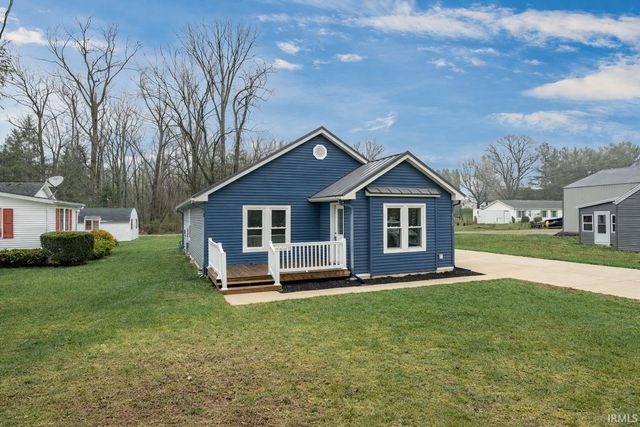 8930 E Crow Road, Syracuse, IN 46567