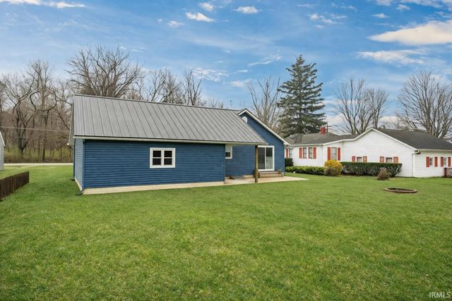 8930 E Crow Road, Syracuse, IN 46567