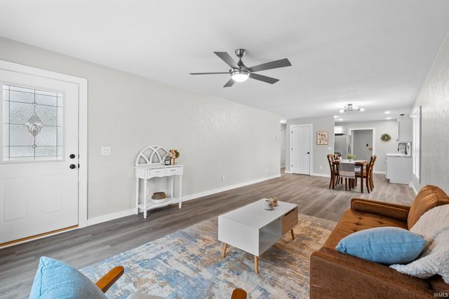 8930 E Crow Road, Syracuse, IN 46567