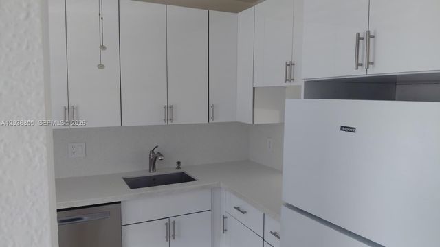 7897 Golf Cir Drive 306, Margate, FL 33063